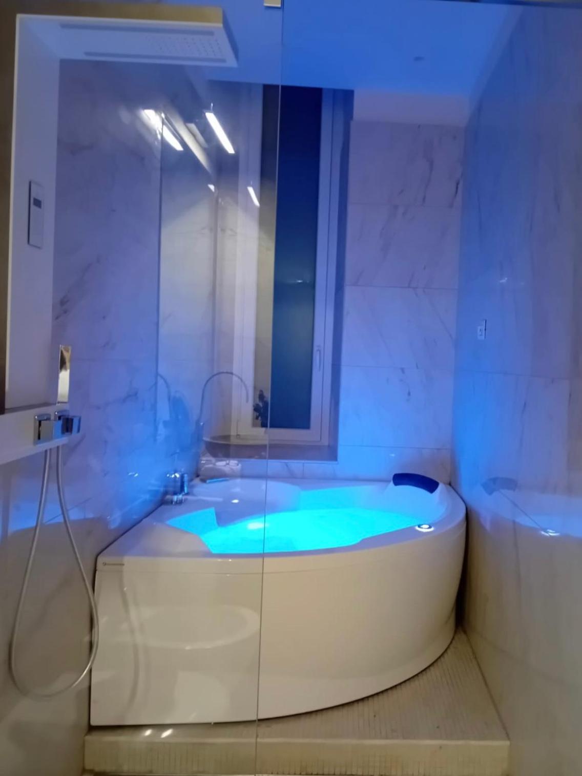 Bari Downtown Luxury Apartment エクステリア 写真