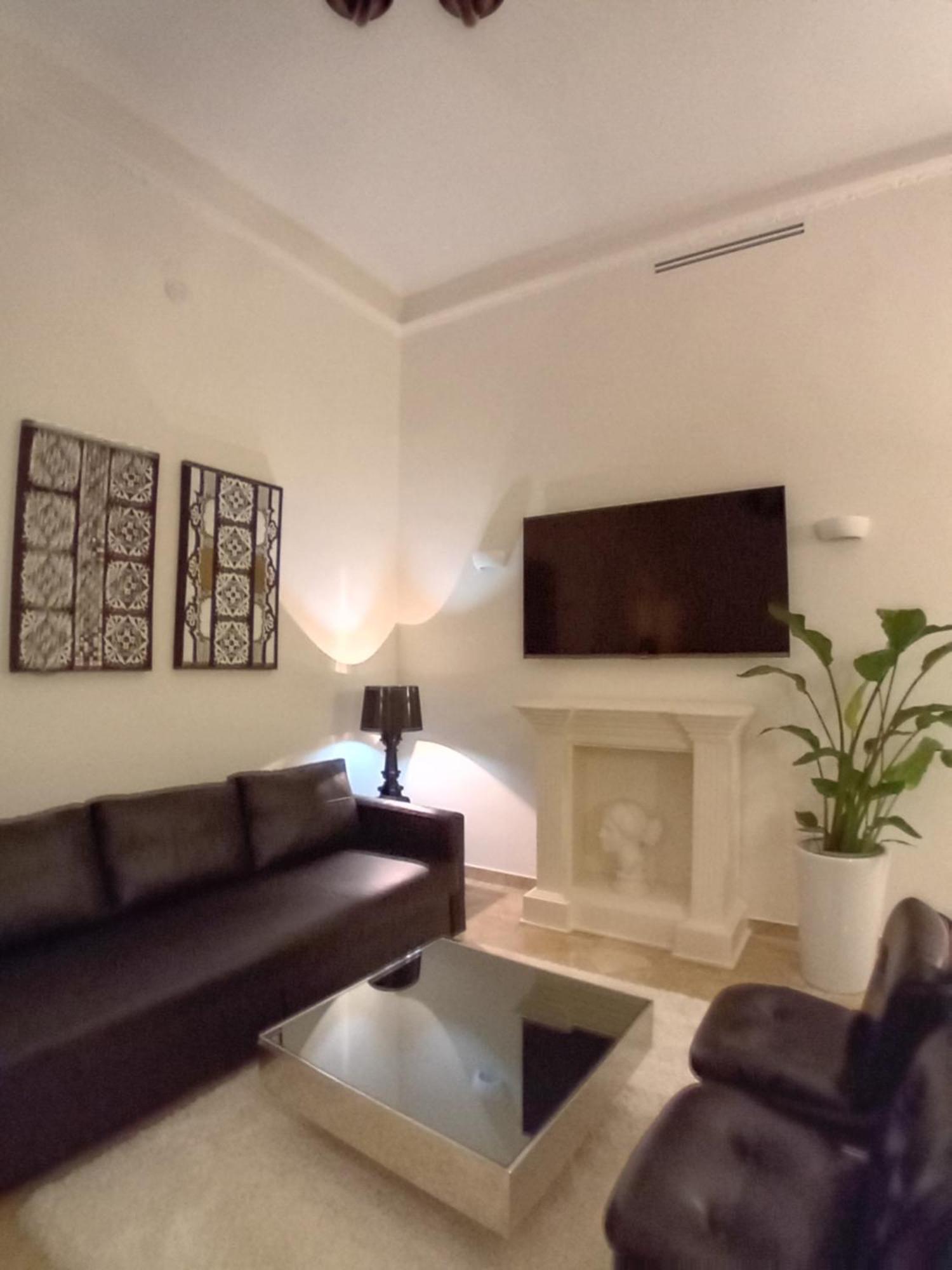 Bari Downtown Luxury Apartment エクステリア 写真
