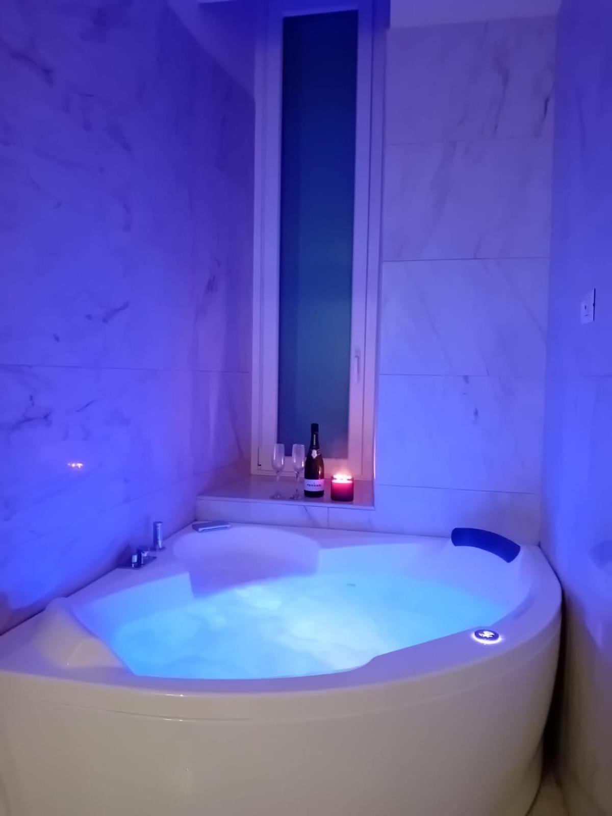 Bari Downtown Luxury Apartment エクステリア 写真