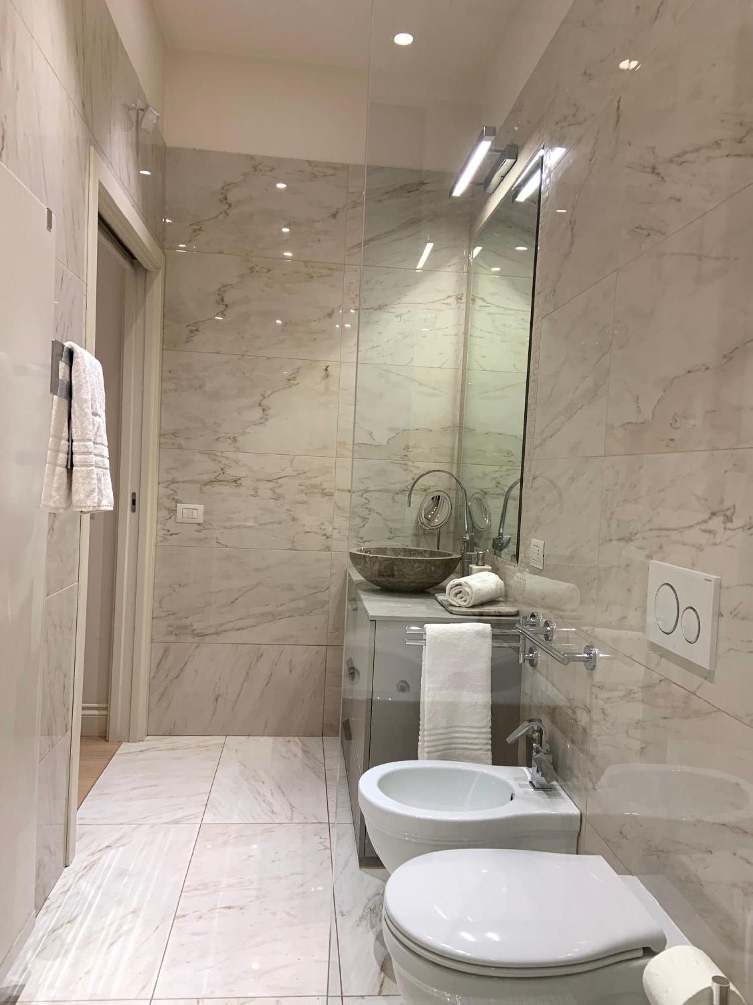 Bari Downtown Luxury Apartment エクステリア 写真